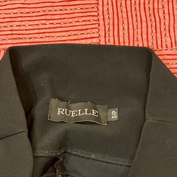 Ruelle (made in Canada) women’s small stretch fabric pants - Picture 2 of 14